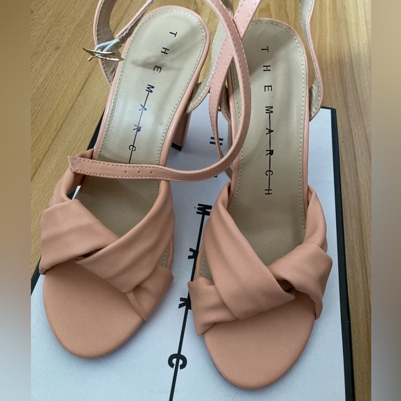ASOS size 6 peach/nude block heels - Picture 4 of 5
